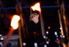 Đại quân lễ được tổ chức để vinh danh bà Merkel vào tối 2/12, trước khi bà chính thức chuyển giao quyền lực cho ông Olaf Scholz. Ảnh: Reuters.